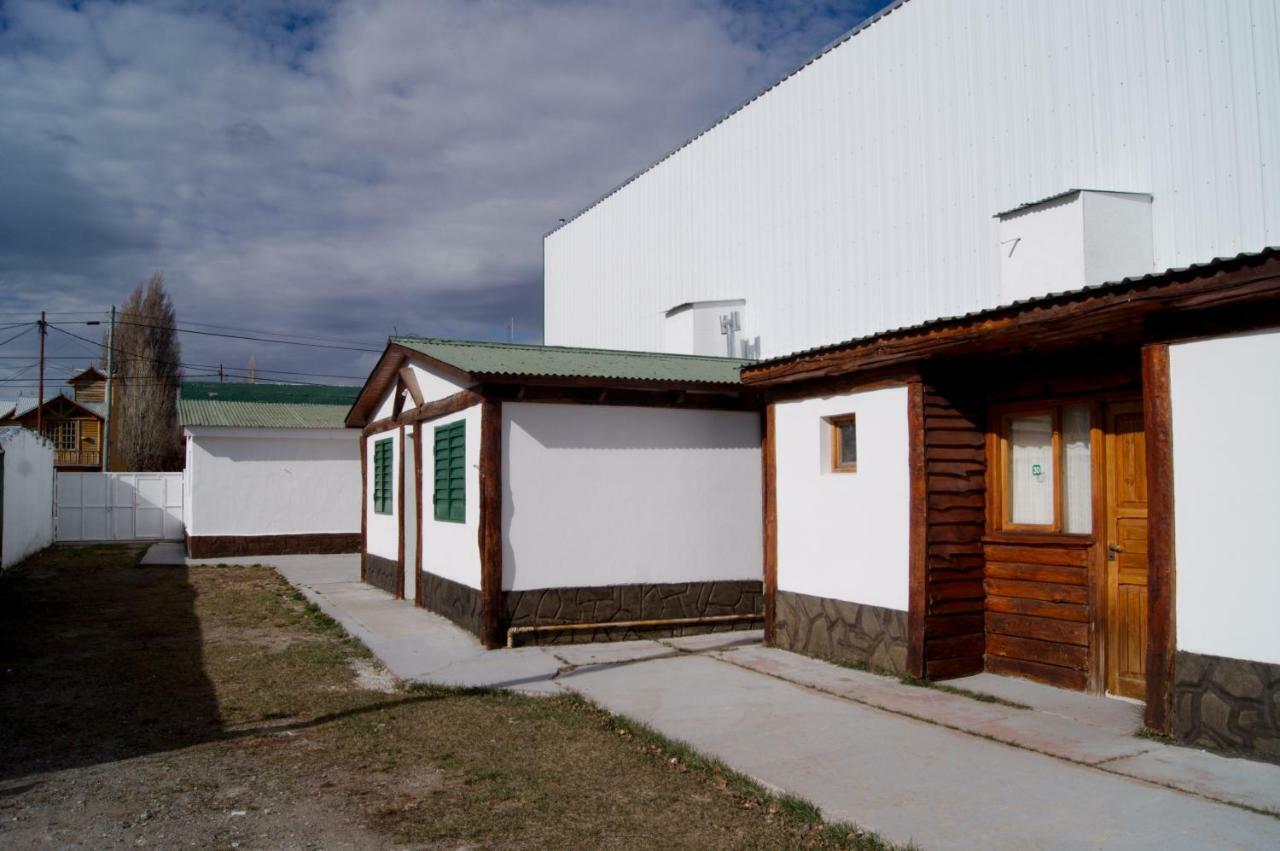 Pinito'S Hostel El Calafate Exterior photo