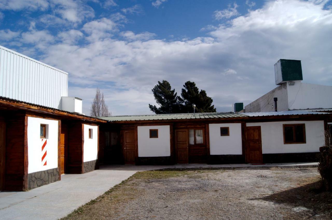 Pinito'S Hostel El Calafate Exterior photo