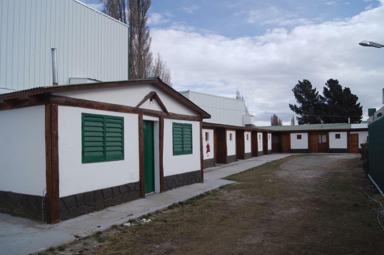 Pinito'S Hostel El Calafate Exterior photo