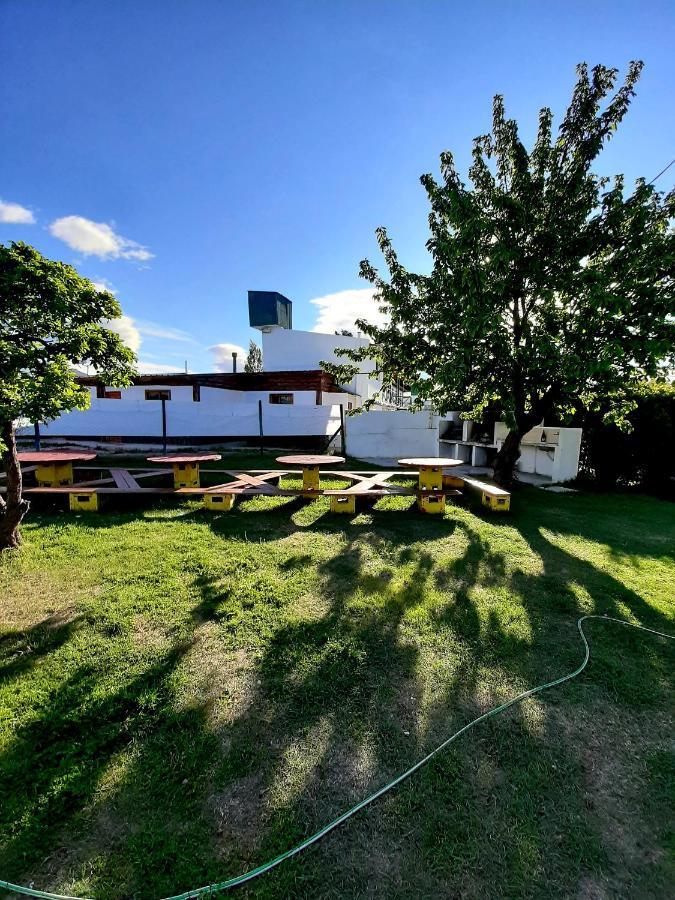 Pinito'S Hostel El Calafate Exterior photo