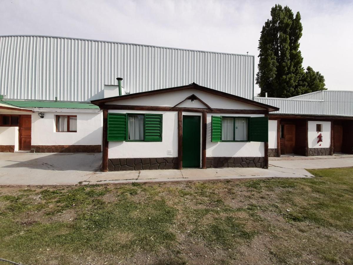 Pinito'S Hostel El Calafate Exterior photo